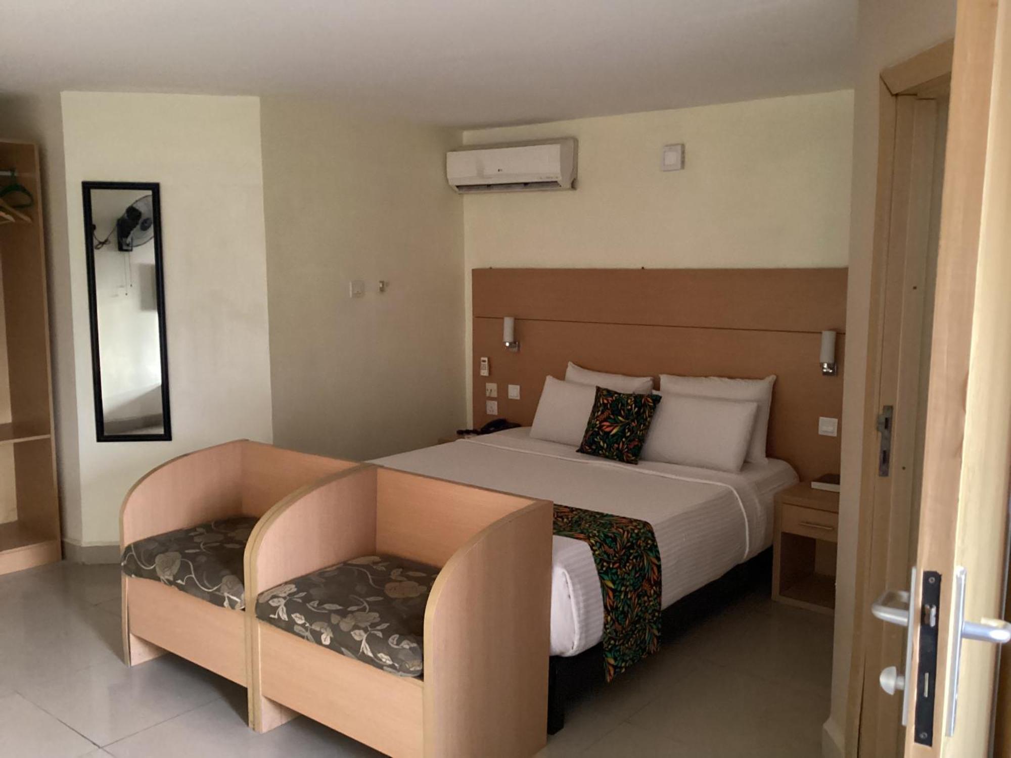 Adis Hotels Ibadan Exterior foto